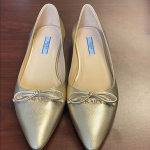 Received as gift do not like color